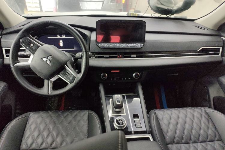 Used Mitsubishi Outlander 2023 1.5T CVT Four-Wheel Drive Prestige Edition 7 Seats Interior 2