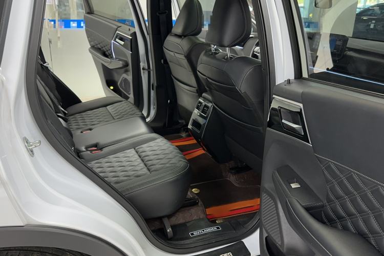 Used Mitsubishi Outlander 2023 1.5T CVT Four-Wheel Drive Prestige Edition 7 Seats Interior 2