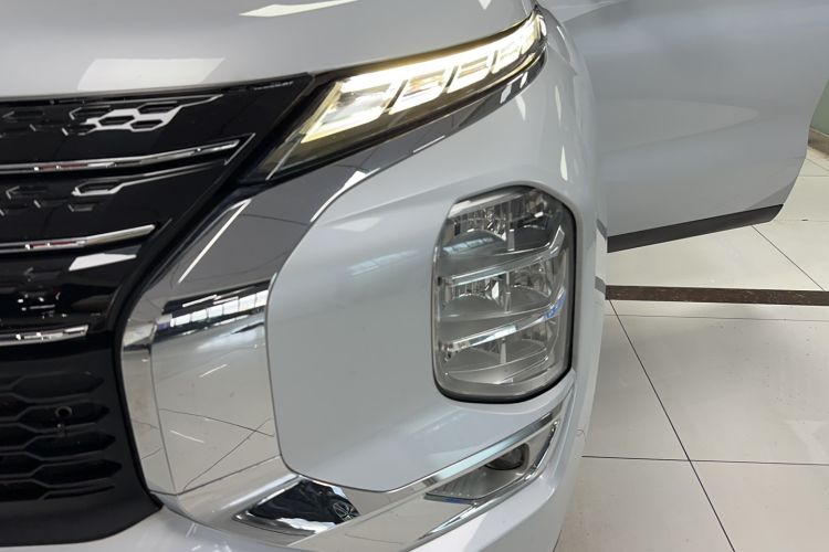 Used Mitsubishi Outlander 2023 1.5T CVT Four-Wheel Drive Prestige Edition 7 Seats Left Front Headlight
