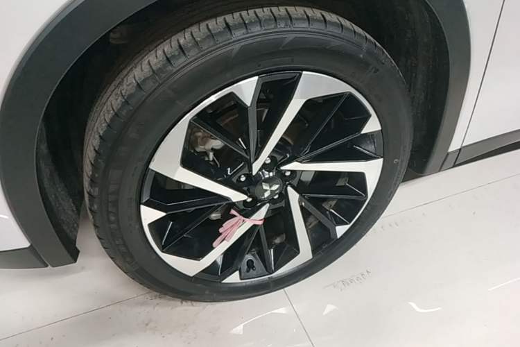 Used Mitsubishi Outlander 2023 1.5T CVT Two-Wheel Drive Luxury Edition 5 Seats Left Front Wheel Hub