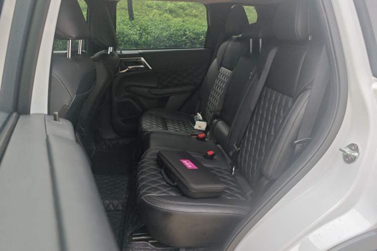 Used Mitsubishi Outlander 2023 1.5T CVT Four-Wheel Drive Prestige Edition 7 Seats Left Rear Seat