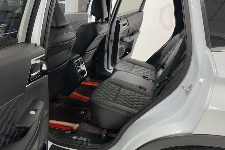 Used Mitsubishi Outlander 2023 1.5T CVT Four-Wheel Drive Prestige Edition 7 Seats Left Rear Seat