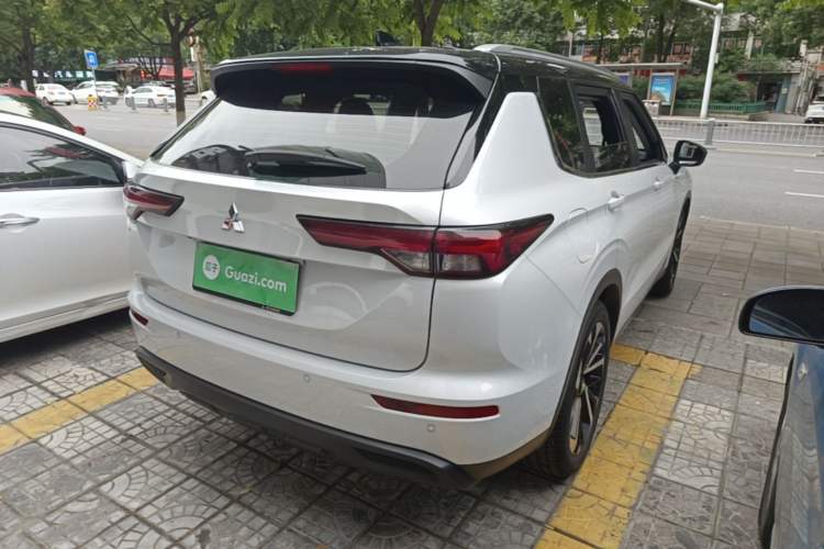 Used Mitsubishi Outlander 2023 1.5T CVT Two-Wheel Drive Luxury Edition 5 Seats Rear Right 45 Deg