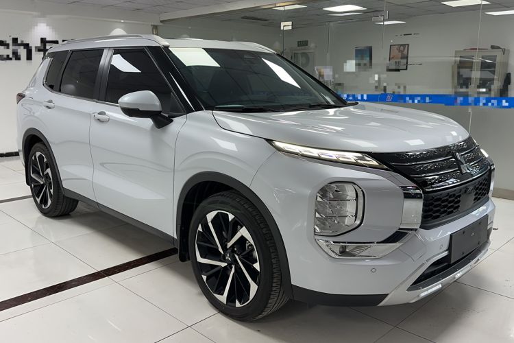 Used Mitsubishi Outlander 2023 1.5T CVT Four-Wheel Drive Prestige Edition 7 Seats Rear Right 45 Deg