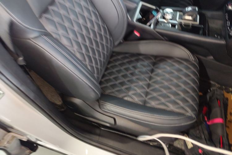 Used Mitsubishi Outlander 2023 1.5T CVT Four-Wheel Drive Prestige Edition 7 Seats Right Front Seat
