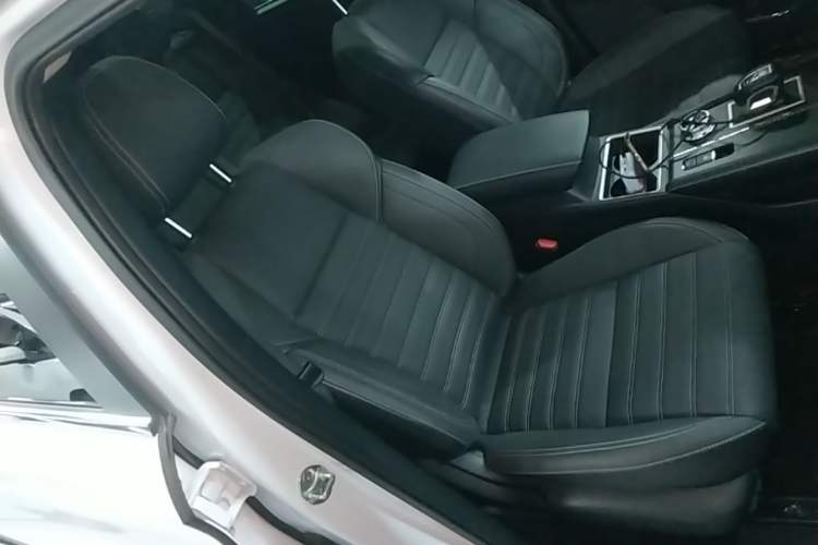 Used Mitsubishi Outlander 2023 1.5T CVT Two-Wheel Drive Luxury Edition 5 Seats Right Front Seat