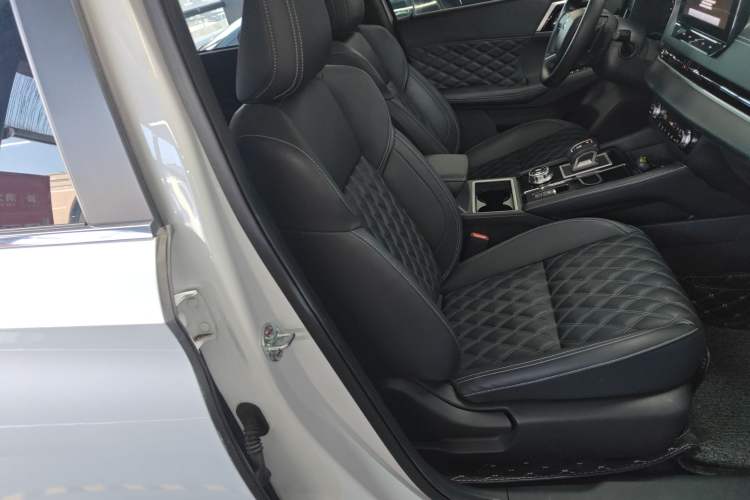 Used Mitsubishi Outlander 2023 1.5T CVT Four-Wheel Drive Prestige Edition 7 Seats Right Front Seat
