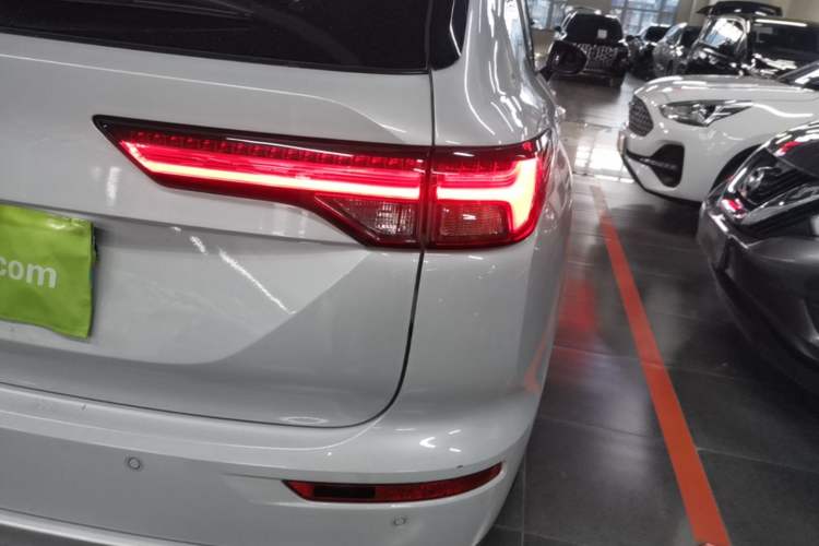 Used Mitsubishi Outlander 2023 1.5T CVT Four-Wheel Drive Excellence Edition 5 Seats Right Rear Taillight