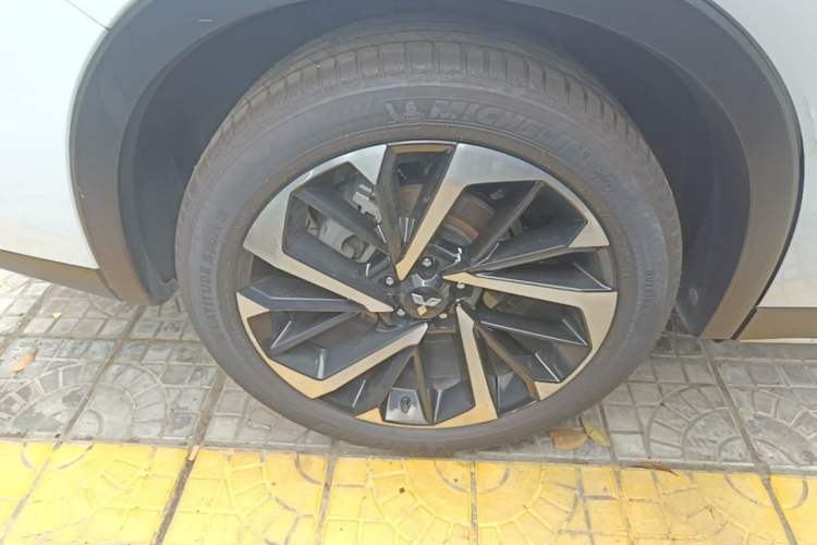 Used Mitsubishi Outlander 2023 1.5T CVT Two-Wheel Drive Luxury Edition 5 Seats Right Rear Wheel Hub