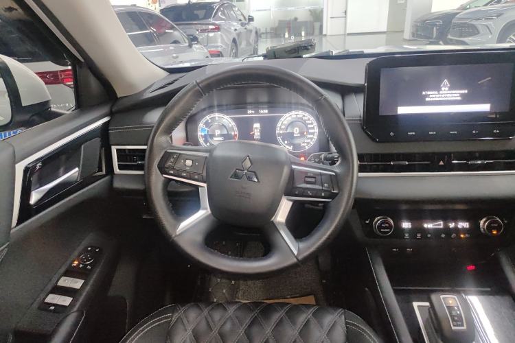Used Mitsubishi Outlander 2023 1.5T CVT Four-Wheel Drive Prestige Edition 7 Seats Steering Wheel