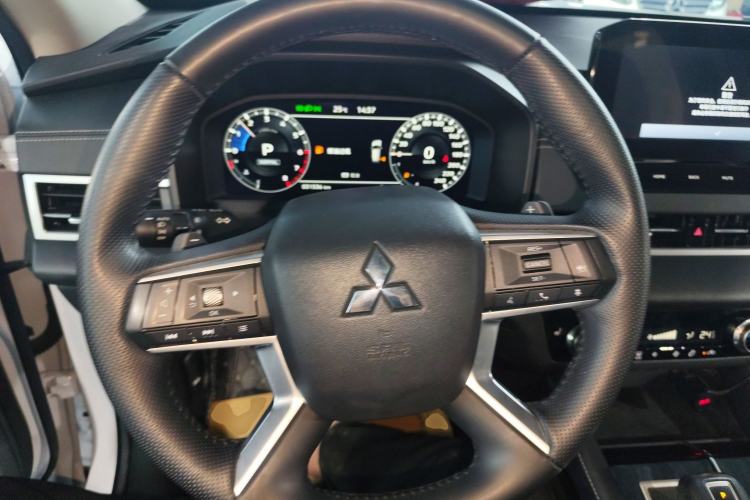 Used Mitsubishi Outlander 2023 1.5T CVT Four-Wheel Drive Prestige Edition 7 Seats Steering Wheel