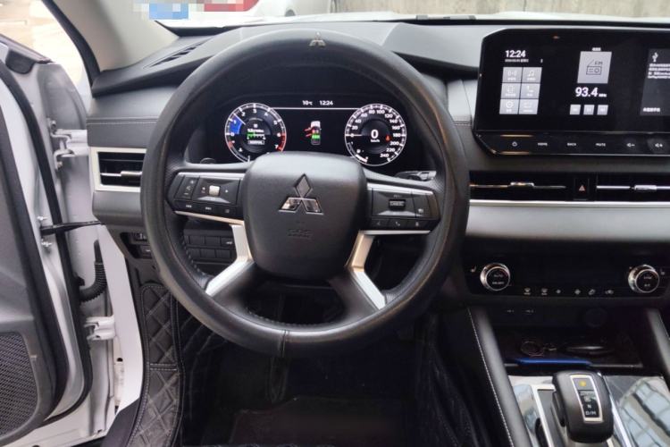 Used Mitsubishi Outlander 2023 1.5T CVT Four-Wheel Drive Prestige Edition 7 Seats Steering Wheel