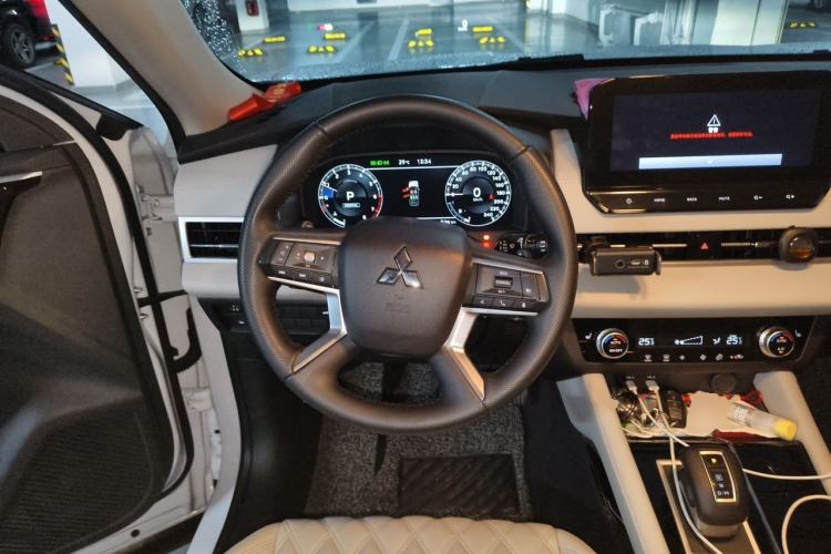 Used Mitsubishi Outlander 2023 1.5T CVT Four-Wheel Drive Prestige Edition 7 Seats Steering Wheel