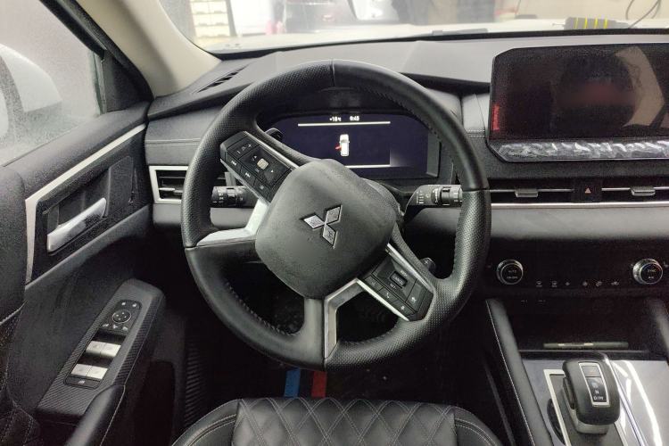Used Mitsubishi Outlander 2023 1.5T CVT Four-Wheel Drive Prestige Edition 7 Seats Steering Wheel