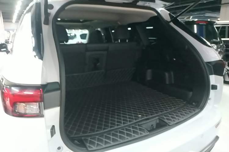 Used Mitsubishi Outlander 2023 1.5T CVT Two-Wheel Drive Luxury Edition 5 Seats Trunk