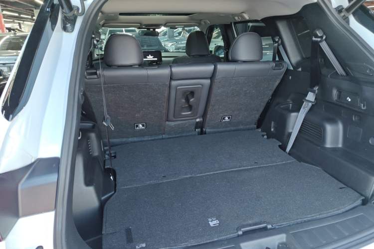 Used Mitsubishi Outlander 2023 1.5T CVT Four-Wheel Drive Prestige Edition 7 Seats Trunk