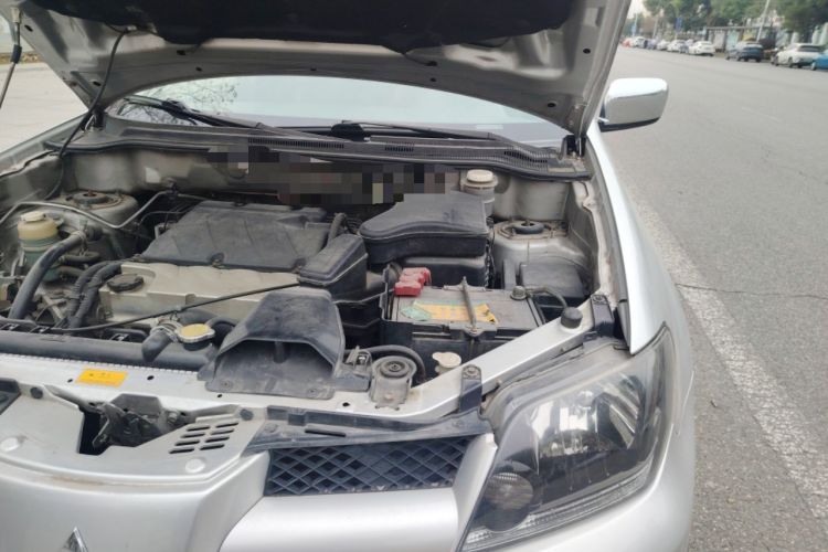 Used Mitsubishi Outlander Classic 2005 2.4L Automatic 4x4 Engine Bay Left