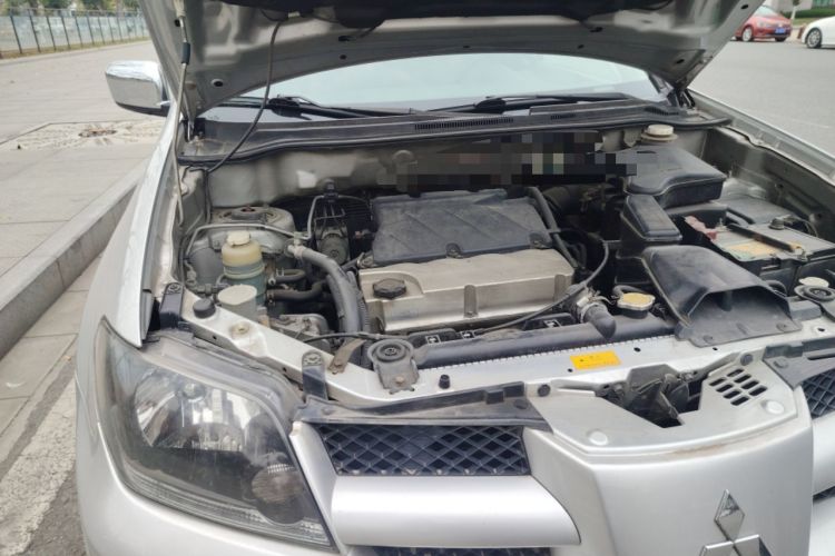 Used Mitsubishi Outlander Classic 2005 2.4L Automatic 4x4 Engine Bay Right