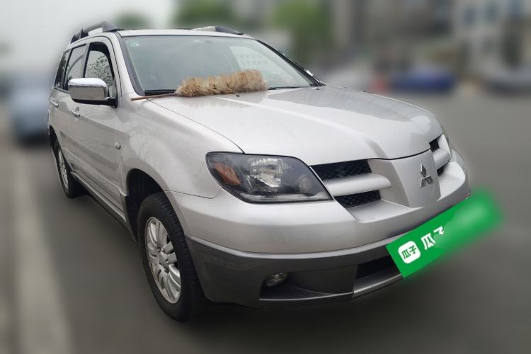 Used Mitsubishi Outlander Classic 2005 2.4L Automatic 4x4 Front Right 45 Deg