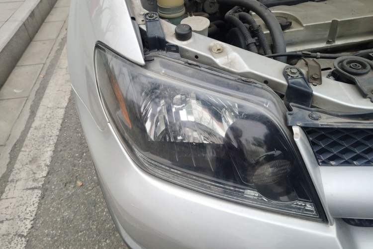 Used Mitsubishi Outlander Classic 2005 2.4L Automatic 4x4 Right Front Headlight