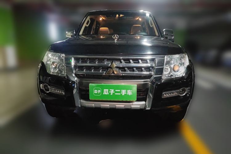 Used Mitsubishi Pajero  Exterior 1