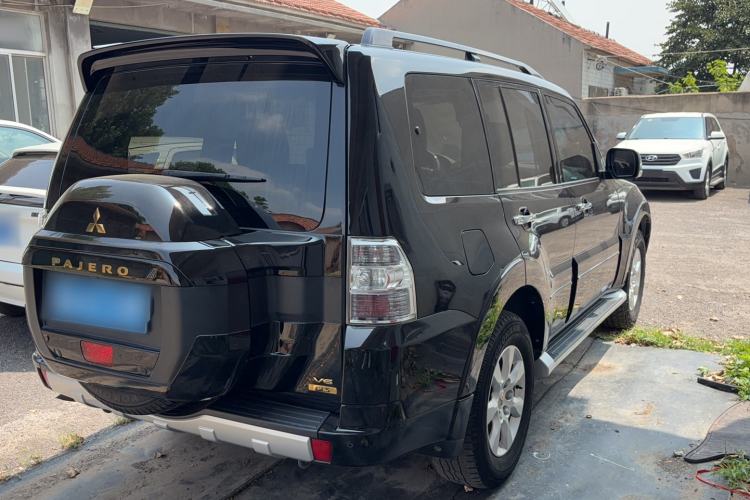 Used Mitsubishi Pajero  Exterior 5
