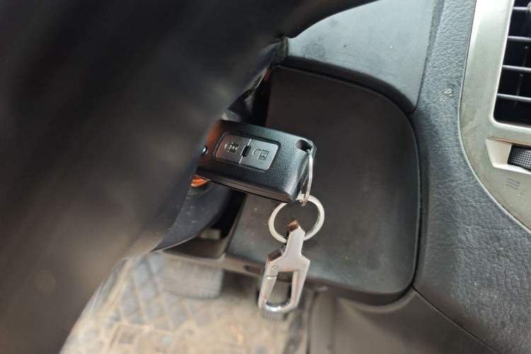 Used Mitsubishi Pajero  Interior 1
