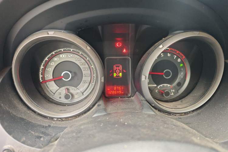 Used Mitsubishi Pajero  Odometer Close Up