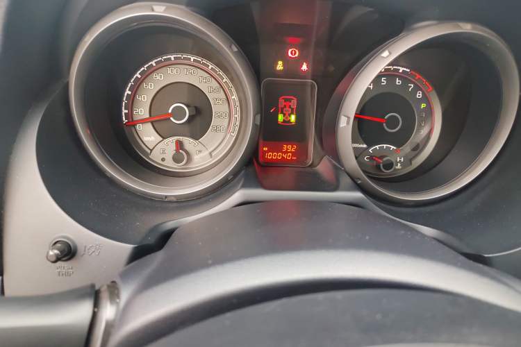 Used Mitsubishi Pajero  Odometer Close Up