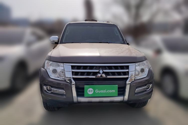 Used Mitsubishi Pajero  Exterior 1