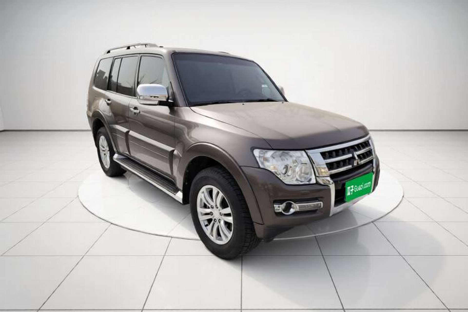 Used Mitsubishi Pajero  Exterior 2