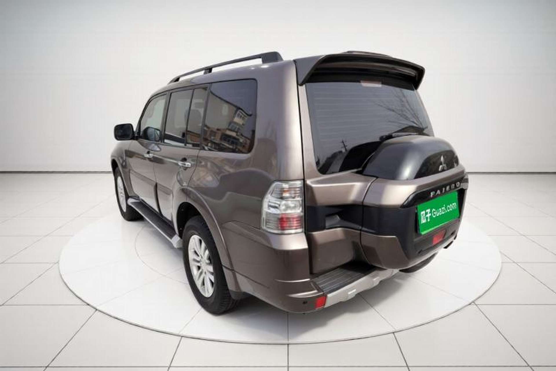 Used Mitsubishi Pajero  Exterior 3