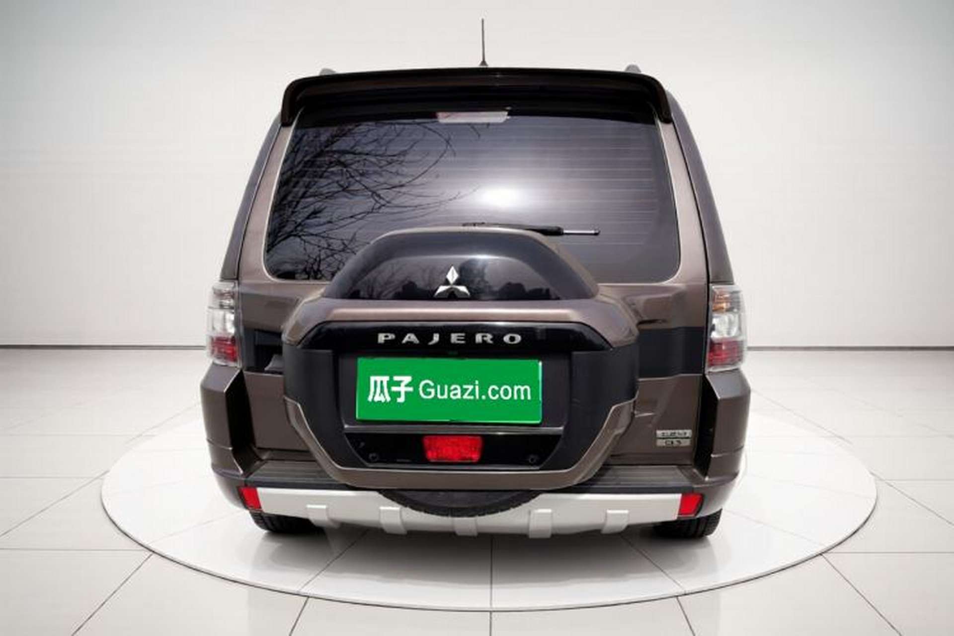 Used Mitsubishi Pajero  Exterior 4