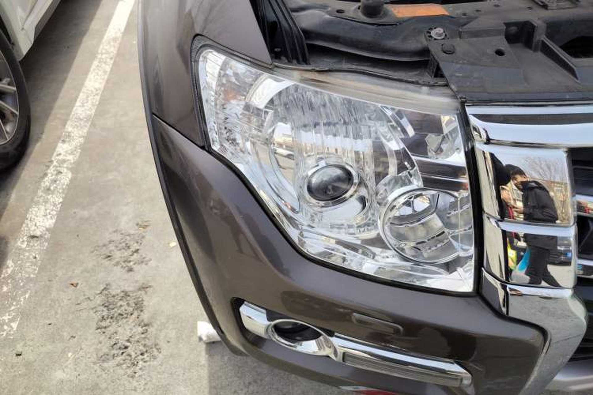 Used Mitsubishi Pajero  Exterior 6