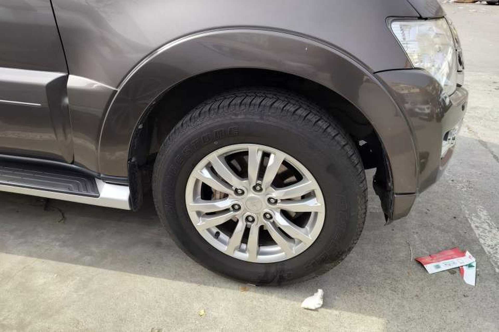 Used Mitsubishi Pajero  Exterior 7