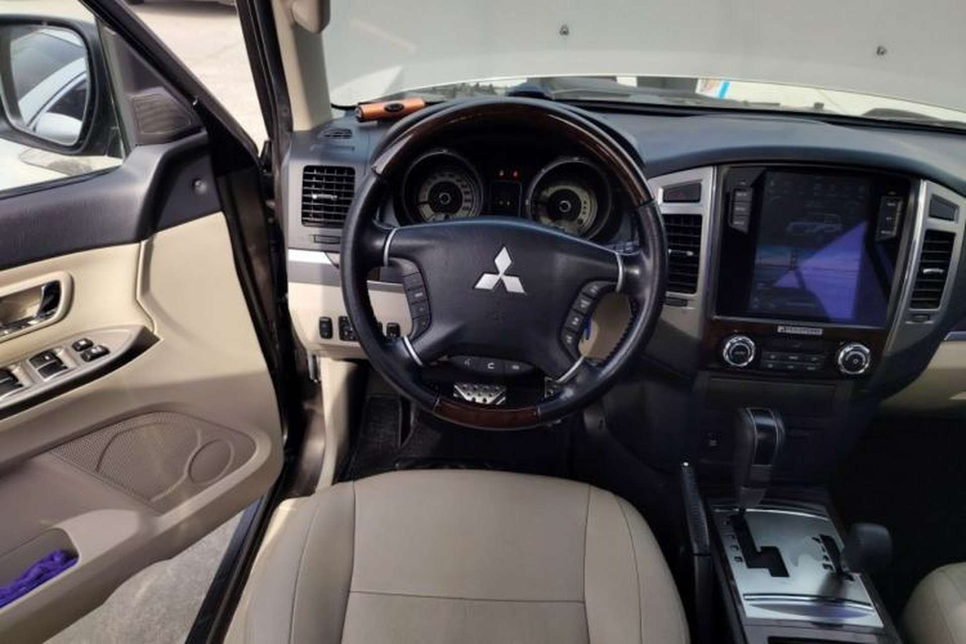 Used Mitsubishi Pajero  Steering Wheel