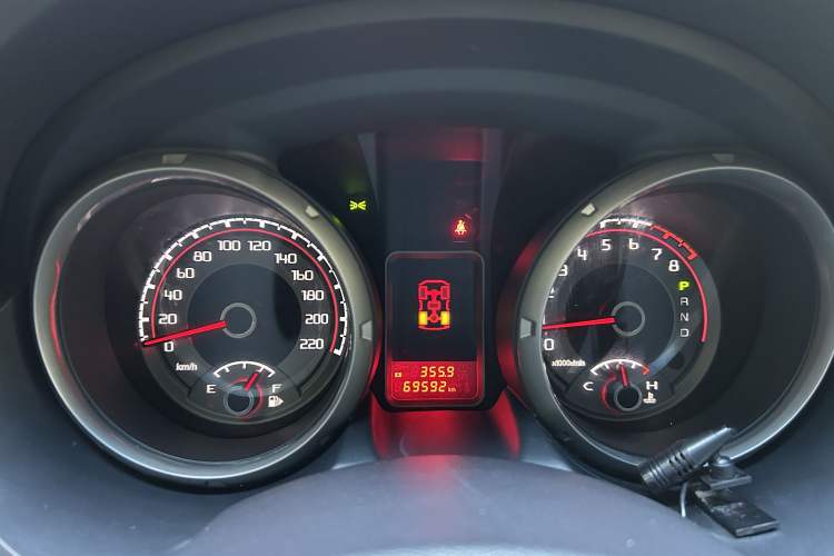 Used Mitsubishi Pajero  Odometer Close Up