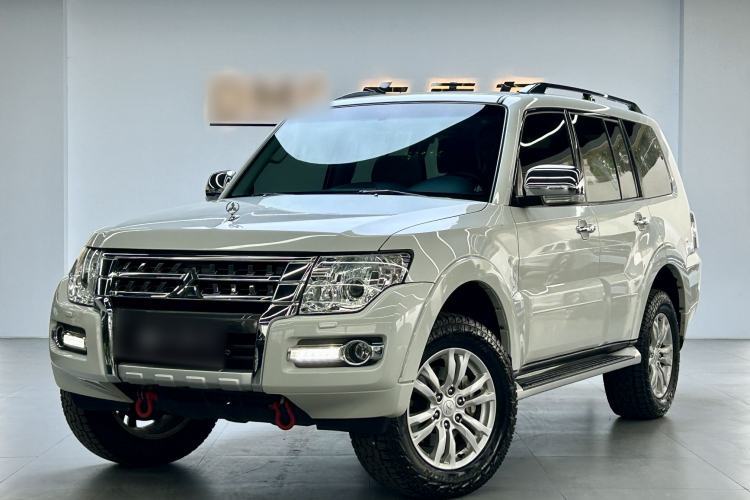 Used Mitsubishi Pajero Pajero (parallel import) Guazi used car, China used car export, Used car for sale, Used  cars, Cheapest cars for sale