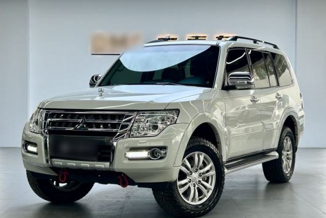 Used Mitsubishi Pajero Pajero (parallel import)