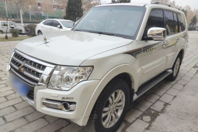 Used Mitsubishi Pajero Pajero (parallel import)