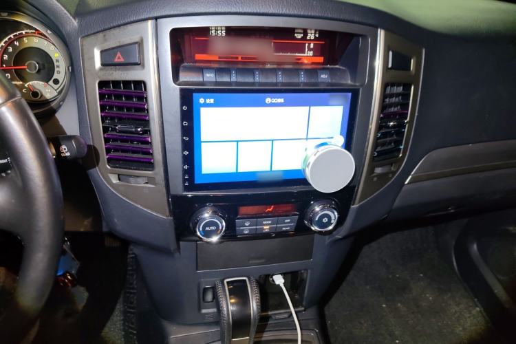 Used Mitsubishi Pajero  Audio And AC Panel