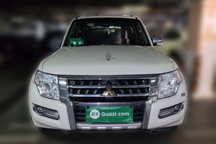 Used Mitsubishi Pajero  Exterior 1
