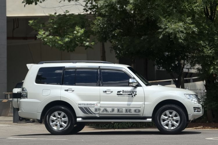 Used Mitsubishi Pajero  Exterior 3