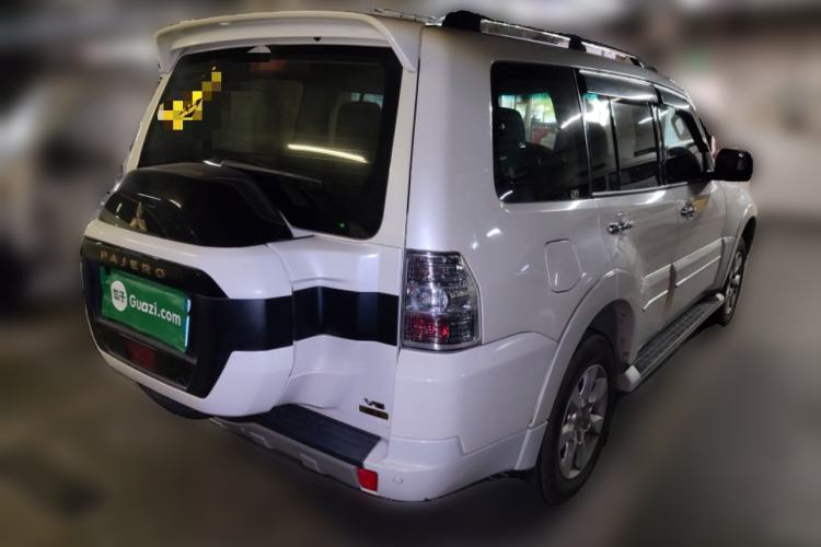 Used Mitsubishi Pajero  Exterior 5