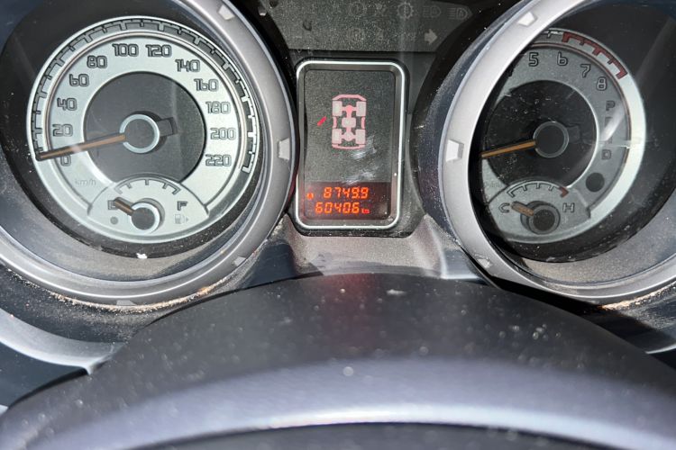 Used Mitsubishi Pajero  Odometer Close Up