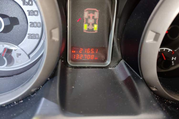 Used Mitsubishi Pajero  Odometer Close Up