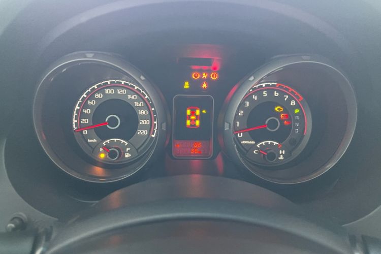 Used Mitsubishi Pajero  Odometer Close Up