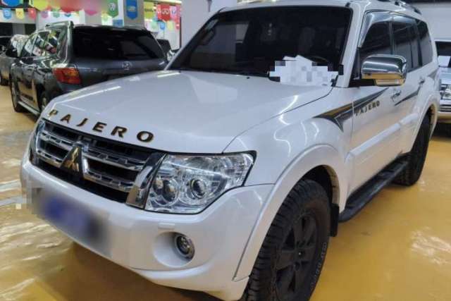 Ojetý Mitsubishi Pajero 2012 3.8L Premium Edition