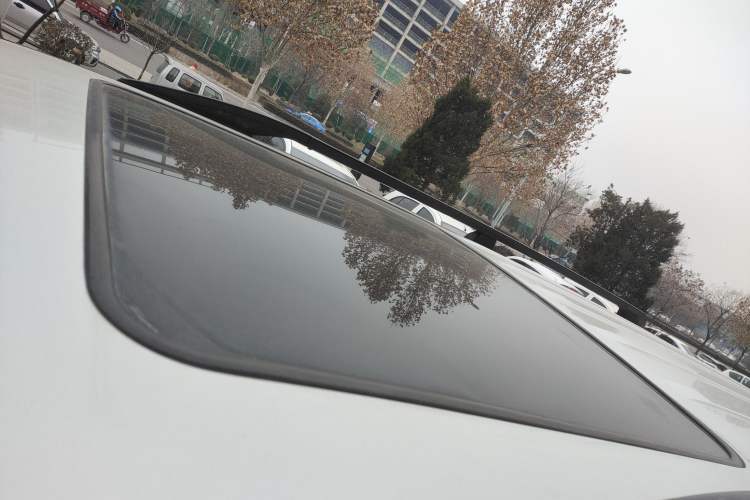 Used Mitsubishi Pajero  Roof