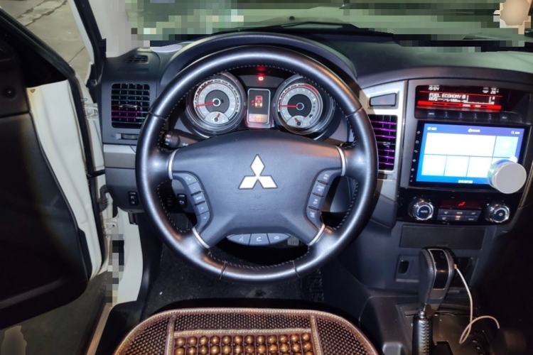 Used Mitsubishi Pajero  Steering Wheel